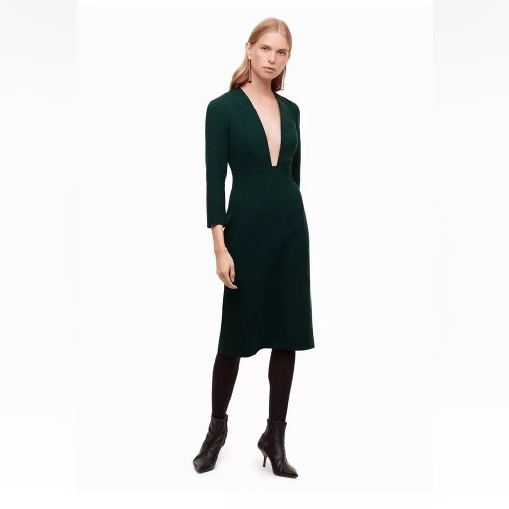 Aritzia Babaton Black Masu Deep V Midi Dress Sz 2